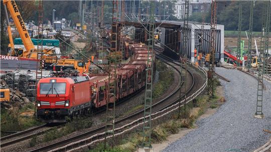 Im Güterverkehr auf der Schiene gab es zuletzt vor allem in Norddeutschland größere Probleme - mit Folgen für die Stahlindustrie. (Symbolbild)