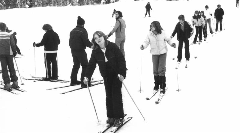 Im Harz ist Skifahren Volkssport, aber gerade Touristen sorgen dann doch hin und wieder für lange Schlangen.