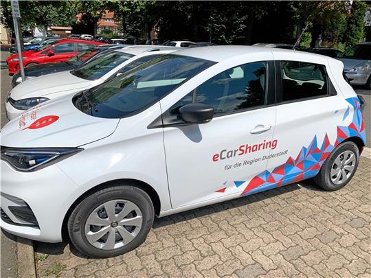 Im Harz mobil: Eines der Leih-Elektroautos der Ein-Harz-Initiative. Auf dem Fahrzeug aus Duderstadt ist eine Probebeschriftung zu lesen. Foto: Privat