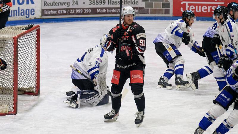 Im Heimspiel gegen den CE Timmendorfer Strand Ende Januar treten bei Regan Nagy Probleme an der Rückenmuskulatur auf. Die Falken hoffen, dass er am Mittwoch gegen die Beach Devils wieder spielt.