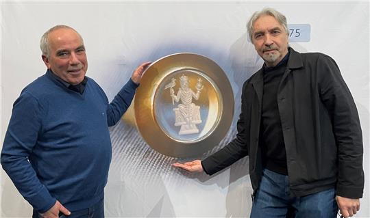 Im Herbst werden sie den Kaiserring wirklich in Händen halten: Yuri Albert (li.) und Vadim Zakharov als Preisträger 2023. In Goslar gaben sie eine Pressekonferenz mit Oberbürgermeisterin Urte Schwerdtner und Mönchehaus-Diretorin Dr. Bettina Ruhrberg.  Fotos: Kleine