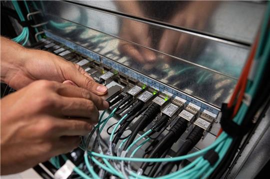 Im Jahr 2022 stieg die Zahl der Erwerbstätigen in der Digitalbranche um rund sechs Prozent.