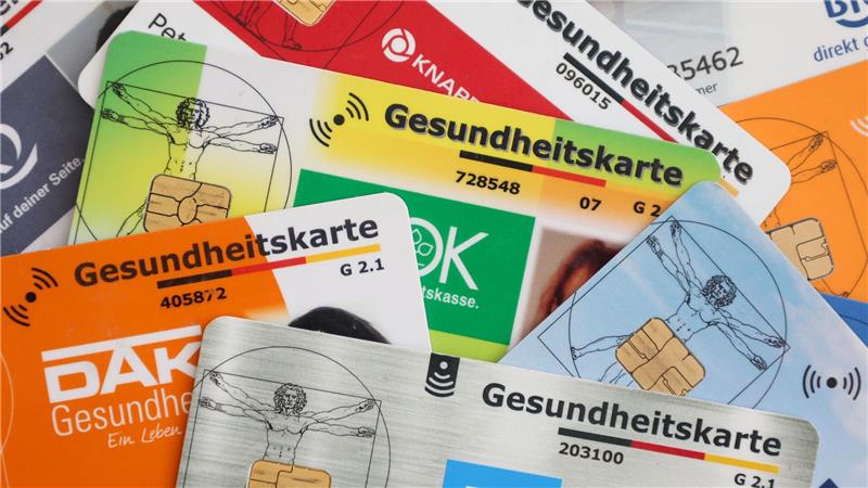 Im Jahr 2025 standen bei den gesetzlichen Krankenkassen Einnahmen von 355,9 Milliarden Euro Ausgaben von 352,4 Milliarden Euro gegenüber. (Symbolbild)