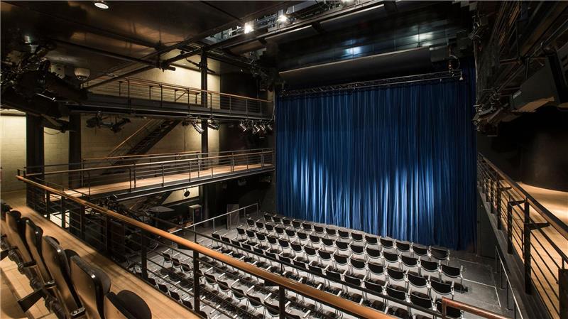 Jonas Lüscher erhält einen der wichtigsten Literaturpreise Im Kleinen Haus des Staatstheaters Braunschweig wird im November der Wilhelm-Raabe-Literaturpreis an Jonas Lüscher verliehen.
