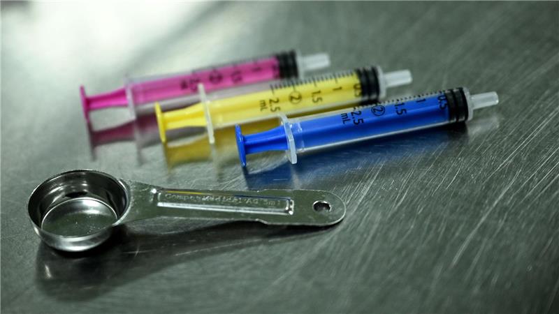 Elend in den Großstädten - Warum Crack sich rasch ausbreitet Im Konsumraum gibt es saubere Utensilien, aber auch Trinken, Essen, Duschen und Toiletten.