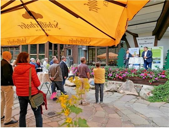 Im Kurpark von Braunlage ziehen Beteiligte der Projektgemeinschaft „Region Westharz“ Bilanz.  Foto: Privat