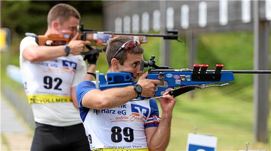 Im Landesleistungszentrum Sonnenberg werden von Freitag bis Sonntag wieder einmal deutsche Meistertitel im Sommerbiathlon vergeben, diesmal mit dem Luftgewehr.