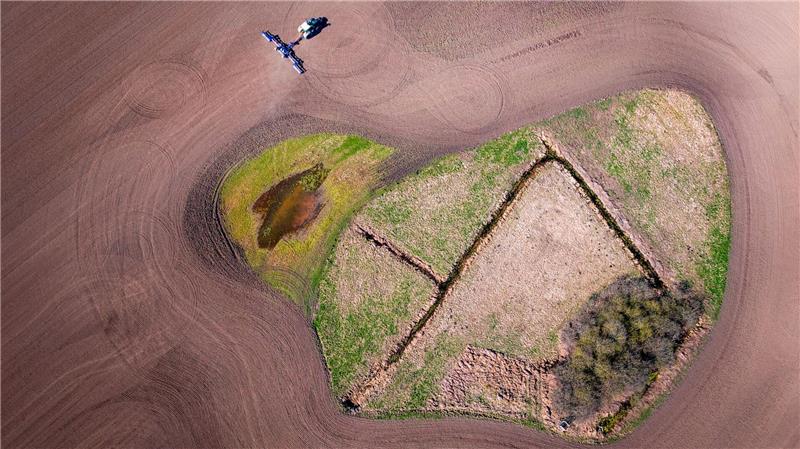 Im Märzen der Bauer...