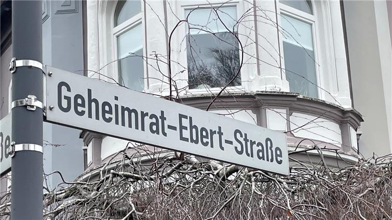 Im Mai 1920 ziehen der junge Soldat Hans Krebs und seine Gattin Ilse nach Goslar. Das Paar wohnt in der Ebertstraße, die heute Geheimrat-Ebert-Straße heißt.