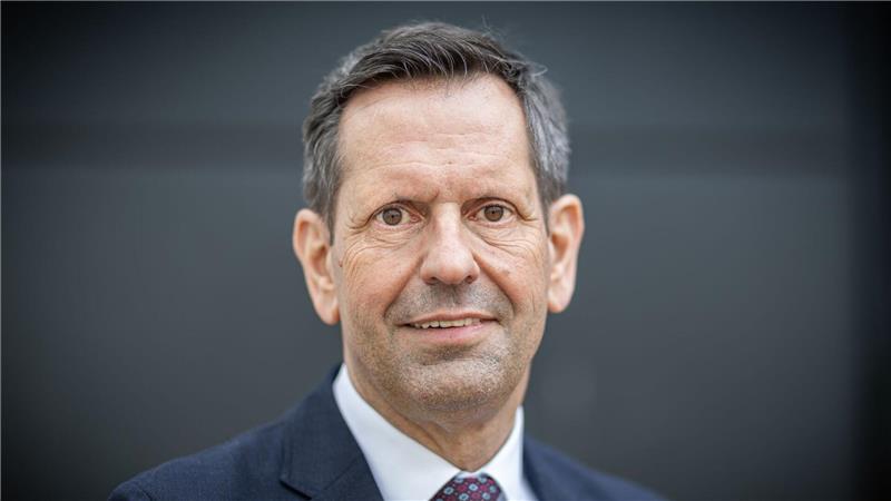 Im Mai soll Lies als Ministerpräsident und SPD-Landesvorsitzender gewählt werden.