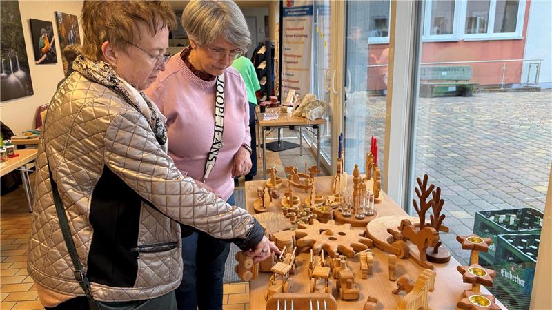 Im Mehrgenerationenhaus Bad Harzburg gibt es beim Winterbasar auch Kunsthandwerk aus Holz.