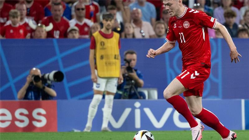 Berater schimpft: Transferstreit um Wolfsburgs Wunschspieler Im Mittelpunkt eines Transferstreits: Wolfsburgs Wunschspieler Andreas Skov Olsen.