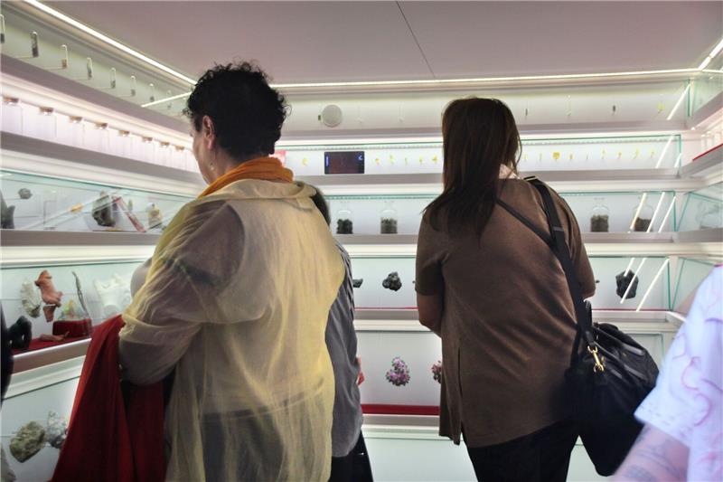 Kleinstes Museum New Yorks eröffnet Saison mit Mini-Oper Im «Mmuseumm» gibt es Mini-Kunstwerke und Objekte aus dem Alltag zu sehen.
