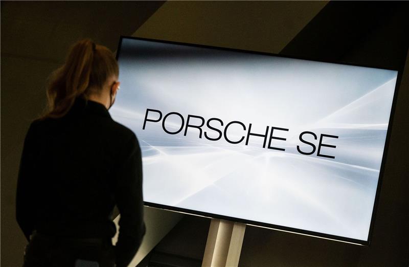 VW-Dieselskandal - Porsche SE erzielt Teilerfolg Im Musterverfahren gegen die VW-Dachgesellschaft Porsche SE (PSE) hat das Oberlandesgericht Stuttgart eine Entscheidung getroffen.