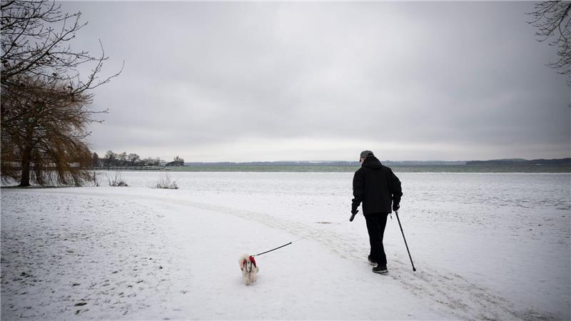 Im Norden bleibt es frostig. 