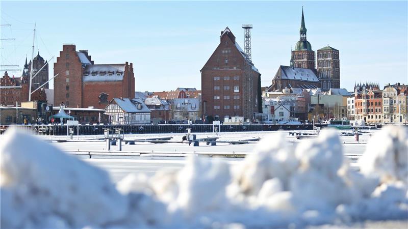 Im Nordosten bleibt es frostig.