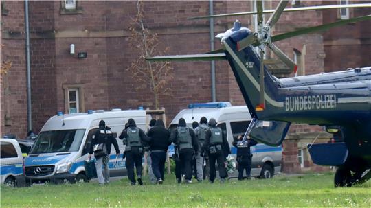 Im November 2024 hatten Einsatzkräfte an mehreren Orten in Sachsen sowie in Polen bei einer Razzia acht Männer festgenommen. (Archivbild)