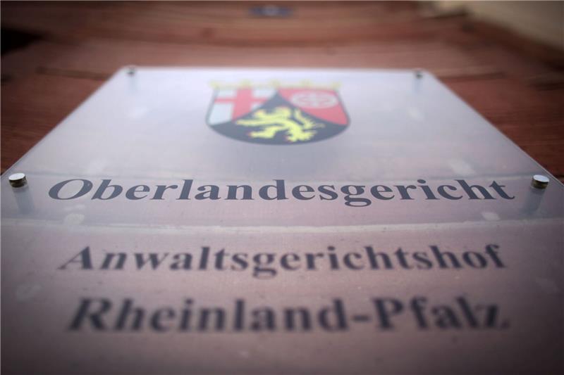 Jesidin als Sklavin missbraucht: Haftstrafe für 37-Jährige Im Oberlandesgericht in Koblenz wurde eine 37-jährige Frau zu einer Haftstrafe verurteilt.