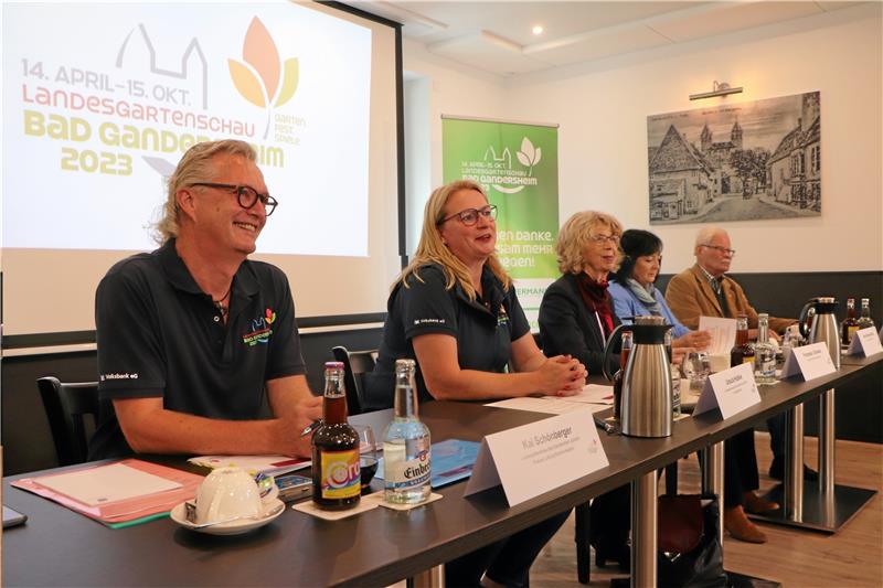 Landesgartenschau schließt mit schwarzer Null Im Oktober 2023 zog das alte Leitungsteam noch eine positive Laga-Bilanz mit einer schwarzen Null: (v.l.): Architekt Kai Schönberger, Ursula Hobbie, Bürgermeisterin Franziska Schwarz, Astrid Klinkert-Kittel und Siegfried Dann. Archivfoto: Gereke