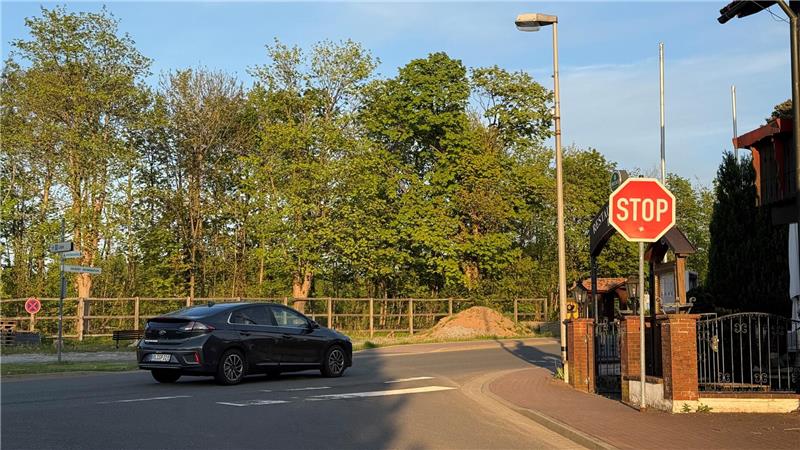 Kein Stoppschild mehr im Ortsgebiet Braunlage: Was bedeutet das? Im Ortsteil Hohegeiß stehen mehrere Stoppschilder, eines an der Kreuzung Wilhelm-Raabe-Straße/Kirchstraße.