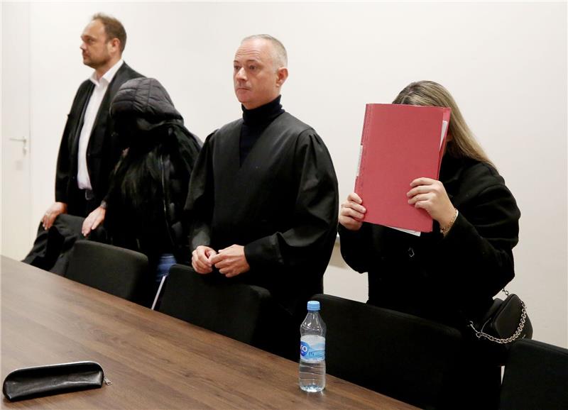 Freispruch nach Tod in Mini-Kita - Tumult im Gerichtssaal Im Prozess um den tragischen Tod eines zweijährigen Jungen in einer Mini-Kita in Gelsenkirchen wurde nun ein Urteil gesprochen.