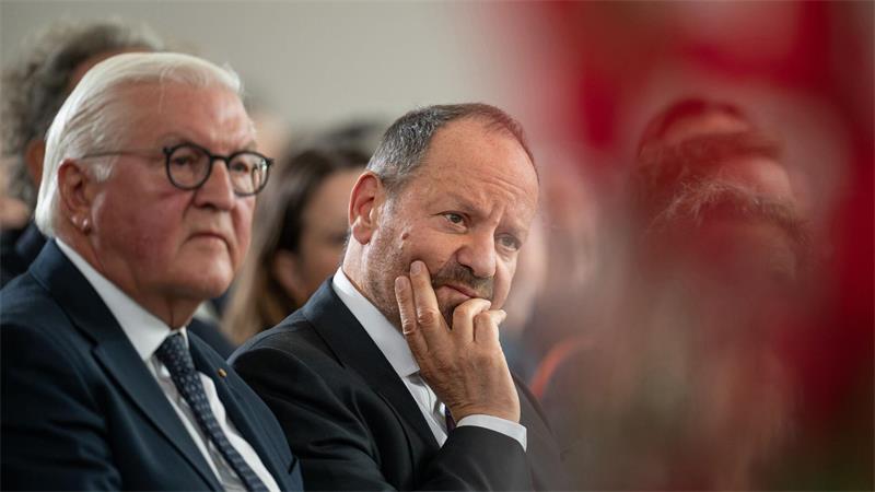 Friedenspreisträger kritisiert deutsches Schweigen zu Israel Im Publikum: Bundespräsident Frank-Walter Steinmeier.