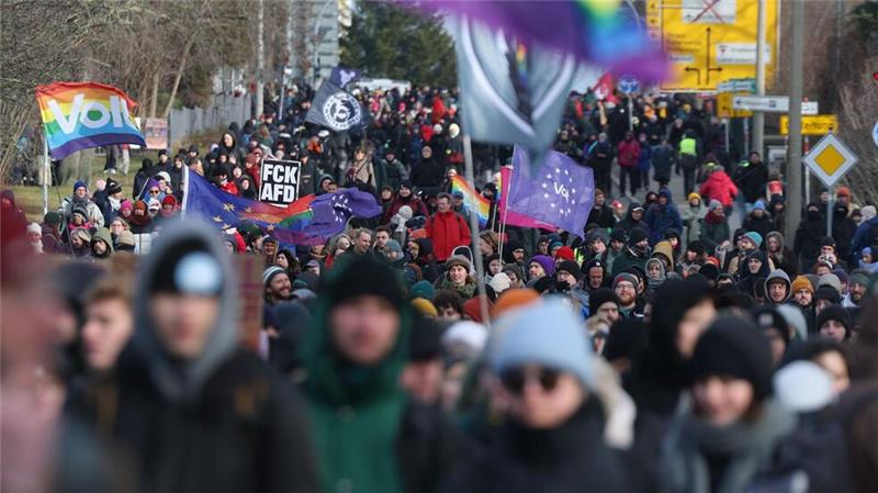 Im Rahmen der Proteste gab es auch Demonstrationszüge durch die Stadt.