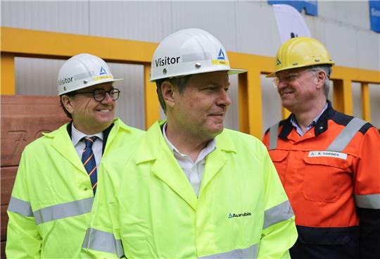 Im Rahmen einer deutsch-kanadischen Wasserstoff-Partnerschaft soll Wasserstoff zwischen dem Hafen von Argentia und dem Hamburger Hafen transportiert werden.