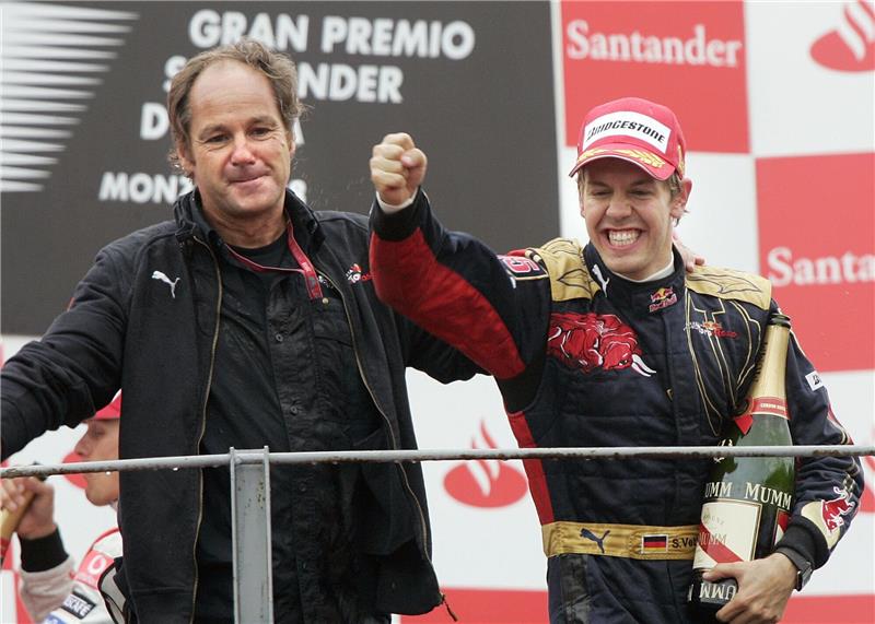 Wüsten-Glanzlicht bis „Multi 21”: Marken in Vettels Karriere Im Regen von Monza steuert Vettel 2008 den Toro Rosso zu seiner ersten Pole Position und gewinnt sensationell auch das Rennen.