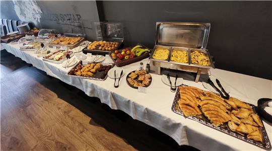 Im Restaurant „Schwarzes Schaf“ gibt es ab sofort täglich ein mediterran-deutsches Frühstücksbüffet.