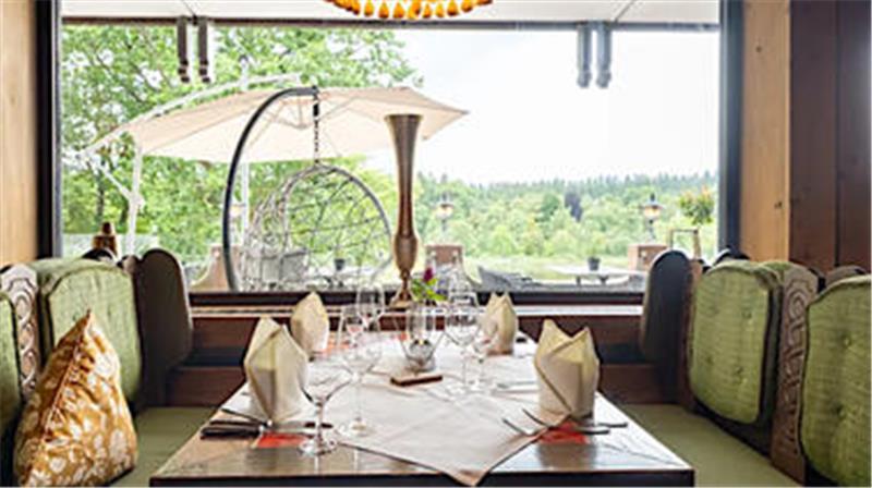 Im Restaurant des Hotels „Seerose“ können die Gäste deutsche Küche in gemütlicher Atmosphäre genießen.