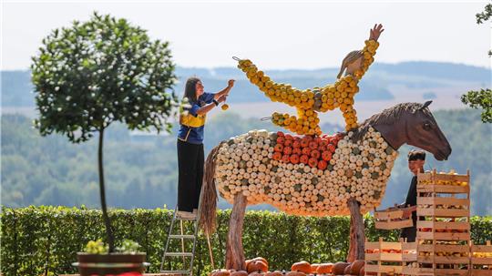 Im Schlosspark Lichtenwalde beginnt ein ungewöhnliches Festival. 