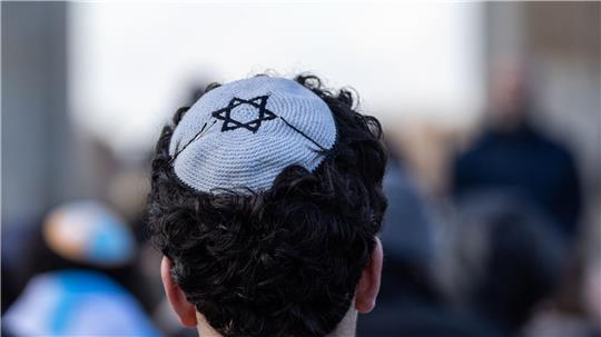 Im Schnitt fast 13 antisemitische Vorfälle pro Woche: Die Meldestelle Rias registrierte in Niedersachsen 2025 insgesamt 672 Fälle. (Symbolbild)