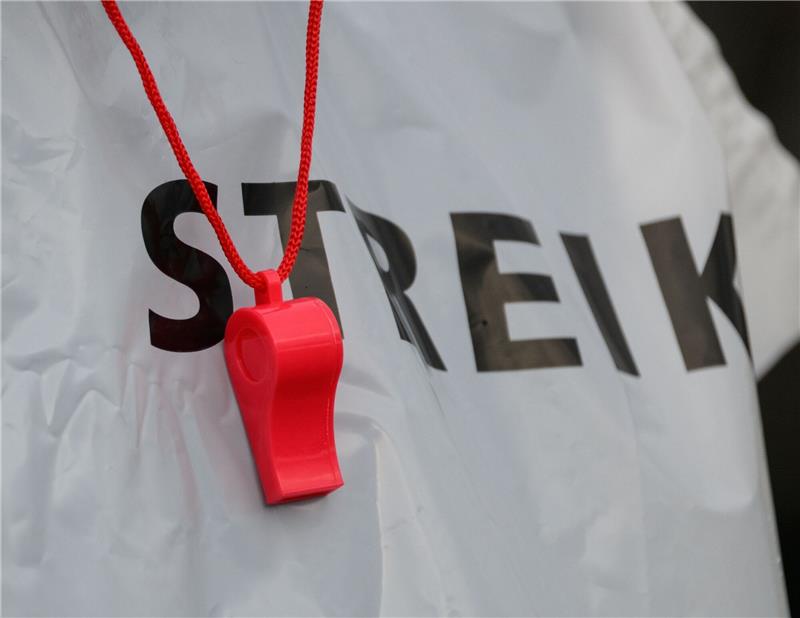 Verdi weitet Warnstreiks im öffentlichen Dienst aus Im Tarifstreit des öffentlichen Dienstes werden Beschäftigte der Länder in den nächsten Tagen und Wochen zu Warnstreiks und Protestaktionen aufgerufen.