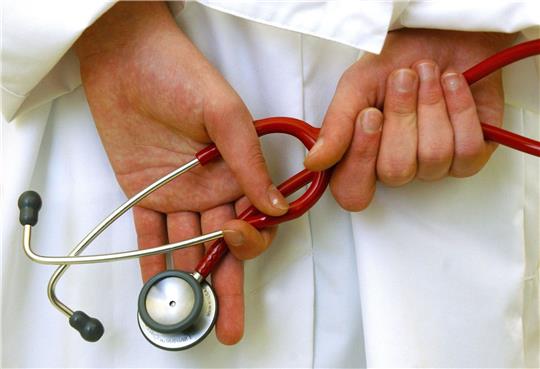 Im Tarifstreit für die Ärztinnen und Ärzte an bundesweit 23 Unikliniken hatte es wiederholt Warnstreiks gegeben.