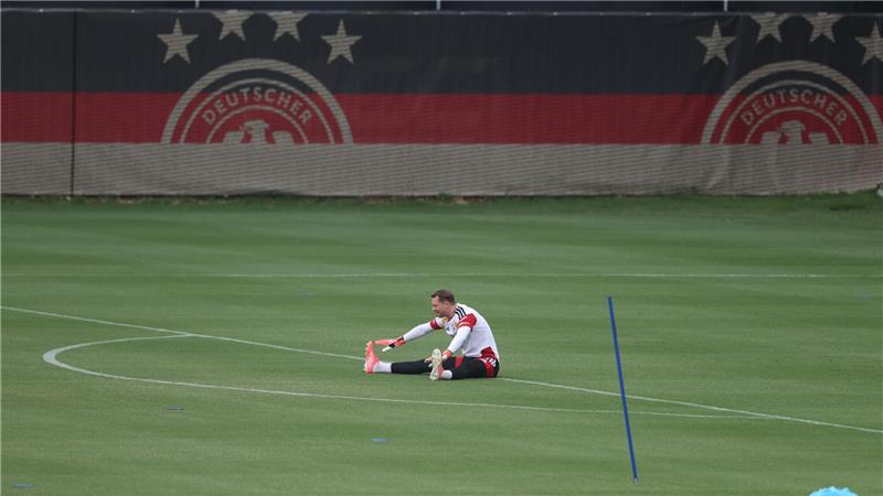 Neuers Comeback-Gefühle und die Aura des Rekordtorwarts Im Training tastet sich Neuer an die WM-Form heran.