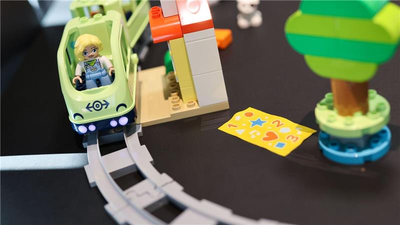 Spielwarenbranche erwartet gutes Weihnachtsgeschäft Im Trend liegen weiterhin auch Klassiker wie Kugelbahnen, Puzzles, Bausets, Eisenbahnen und Kuscheltiere.