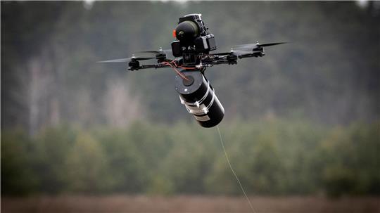 Im Ukraine-Krieg beobachten kleine Drohnen ständig das gesamte Gefechtsfeld. (Archivbild) 