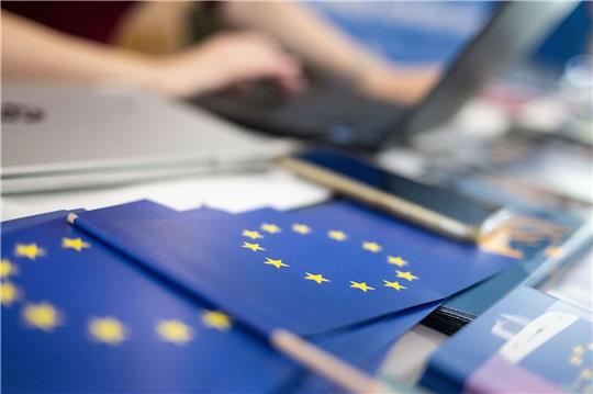 Im Vorfeld der Europawahl hat ein Bündnis aus Unternehmen aufgerufen, sich gegen Extremismus und Rassismus zu stellen.