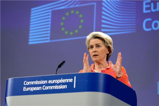 Im Vorfeld des Europarats-Gipfels in Island gaben EU-Kommissionspräsidentin Ursula von der Leyen und Ratspräsident Michel eine gemeinsame Pressekonferenz.