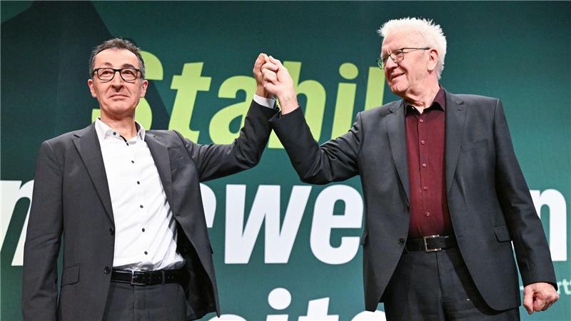 Im Wahlkampf versuchte Özdemir, sich als natürlichen Nachfolger von Ministerpräsident Winfried Kretschmann (Grüne) zu inszenieren. (Archivbild)