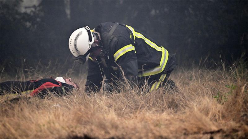 Im Waldbrandgebiet an der französischen Atlantikküste entspannt sich die Lage.
