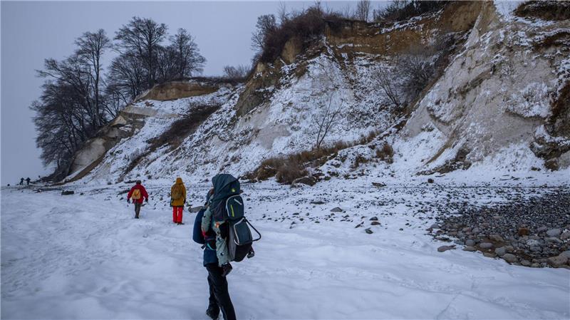 Im Winter kommt es an der Steilküste des Nationalparks Jasmund vermehrt zu Hangrutschen.