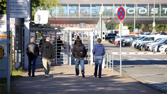 Im Wolfsburger Stammwerk beginnt heute die Serie von Betriebsversammlungen bei VW. 