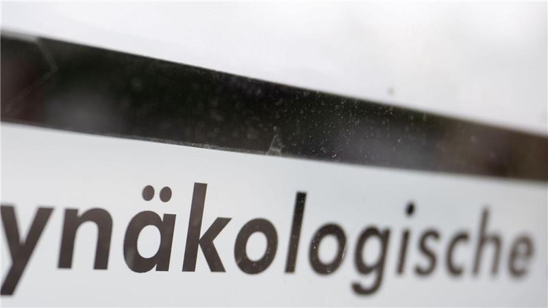 Erstmals mehr Abtreibungen mit Medikamenten als mit OP Im Zehnjahresvergleich gab es deutlich weniger Schwangerschaftsabbrüche in jüngeren Altersgruppen und mehr Abbrüche bei Frauen ab 30 Jahren. (Symbolbild)
