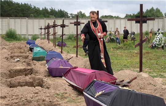 Im Zuge des russischen Angriffskrieges wurden viele Menschen getötet.