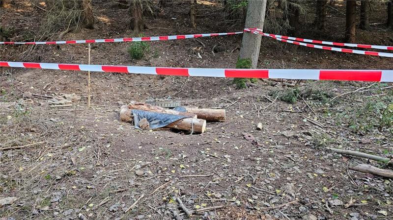 Im Zusammengang mit der Suche nach einem Mann wurde ein selbstgebauter Zylinder untersucht (Foto aktuell).