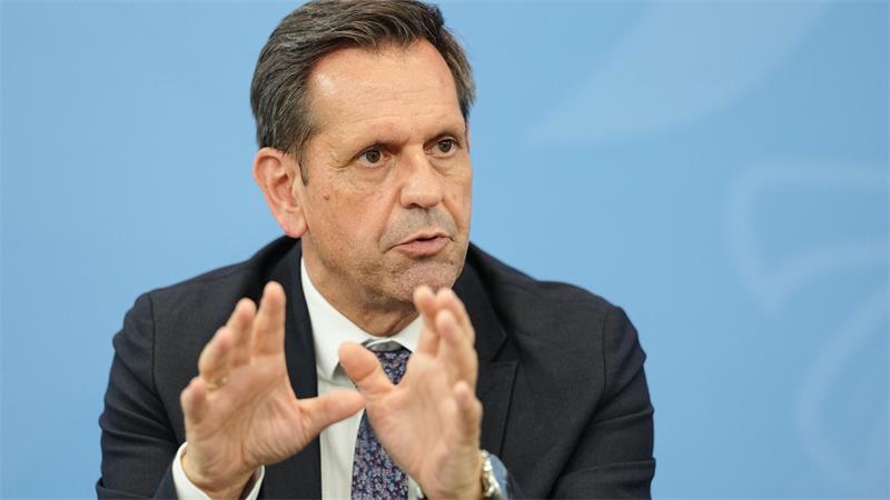 Beim Spritpreis deutet sich die nächste Trendwende an Im Zweifel muss die Übergewinnsteuer national möglich sein, so Lies. (Archivbild)