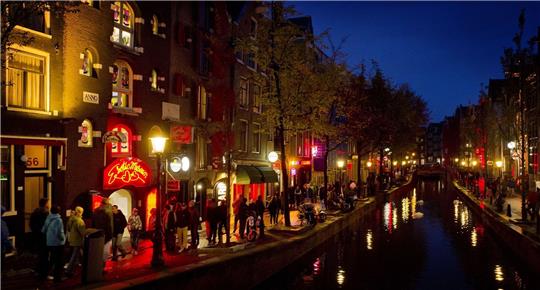Im alten Zentrum von Amsterdam gehen bald die Joints aus.