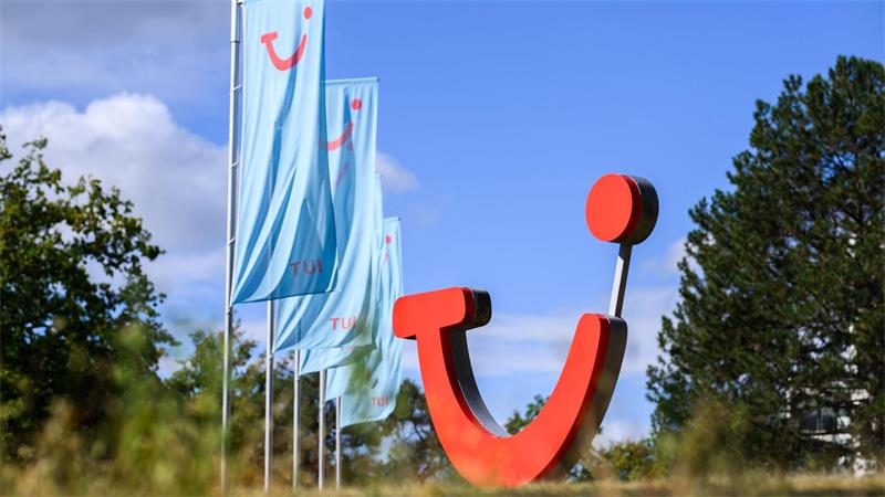 Im dritten Geschäftsquartal bis Ende Juni zählte Tui 9,9 Millionen Kunden - drei Prozent weniger als im Vorjahr.
